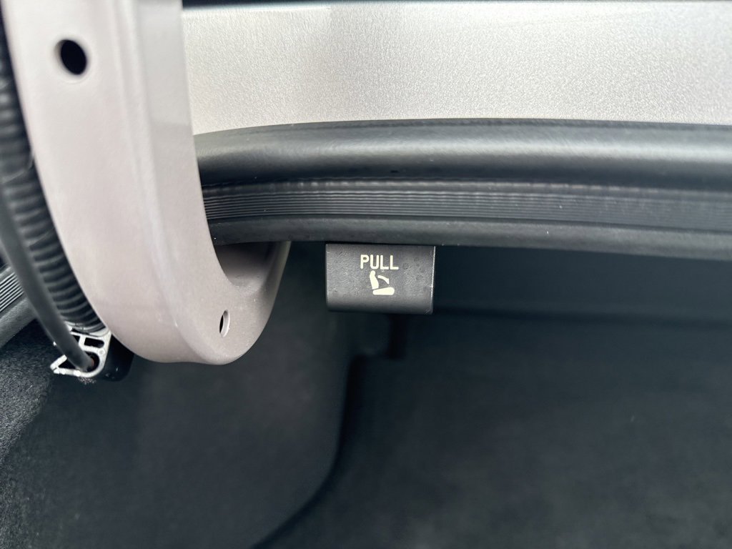 Used 2025 Hyundai Elantra SE w/ Cargo Package image 36