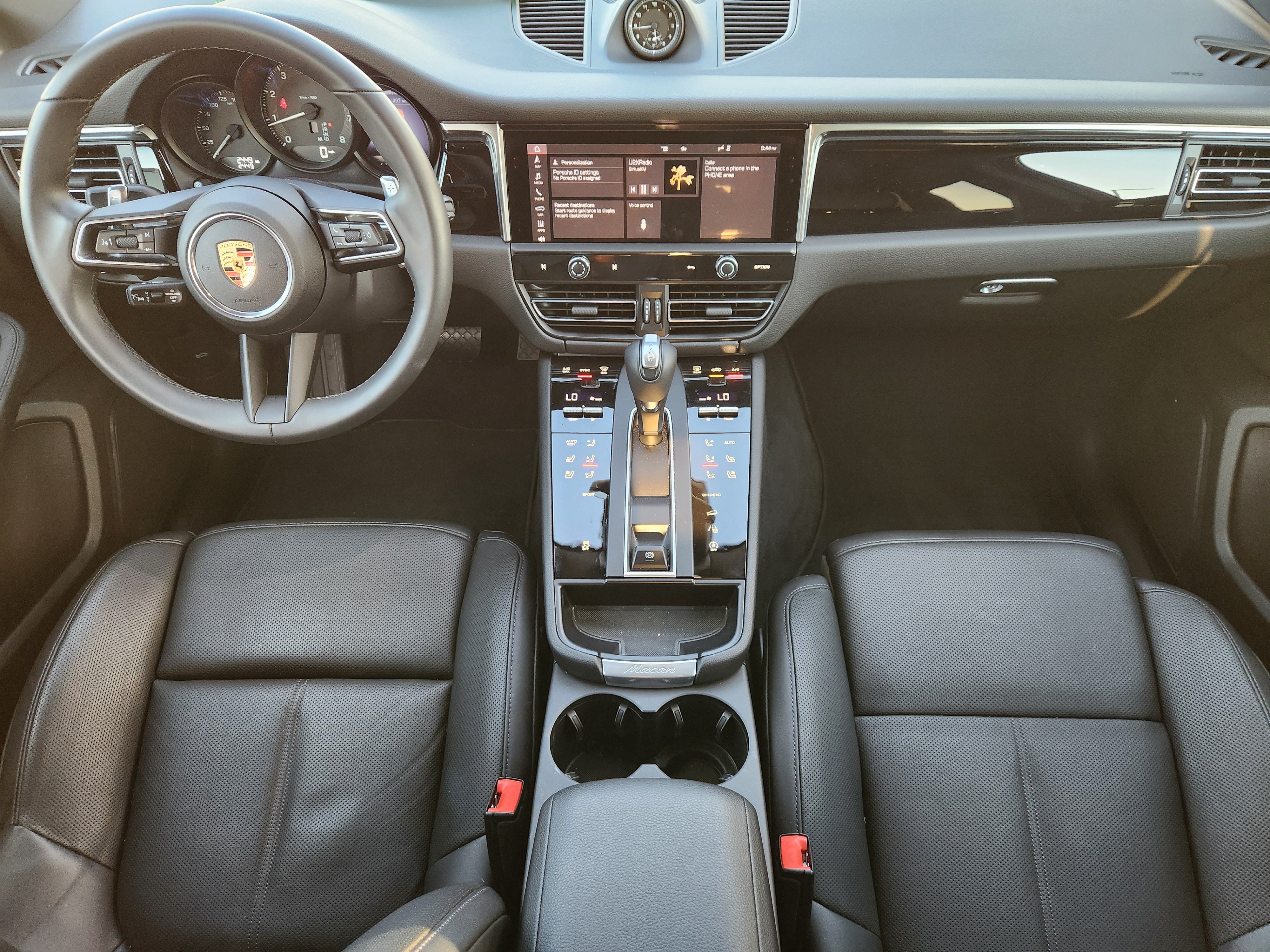 Certified 2026 Porsche Macan AWD/4WD image 26