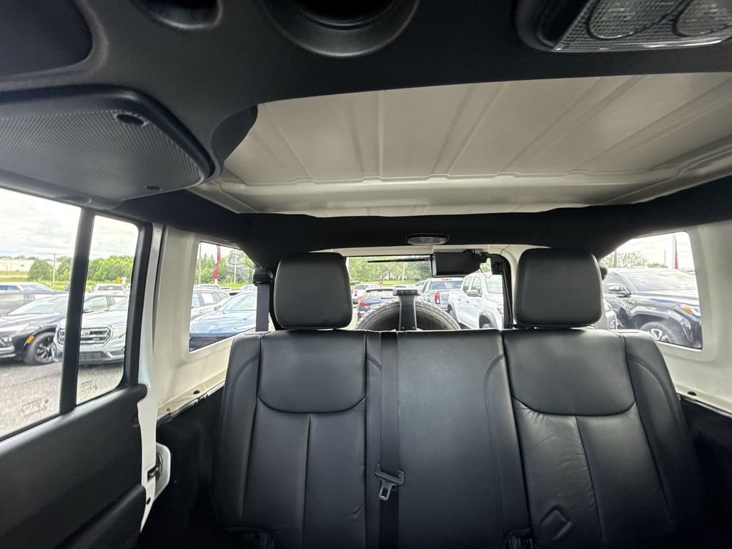 Used 2017 Jeep Wrangler Unlimited Sahara AWD/4WD image 28