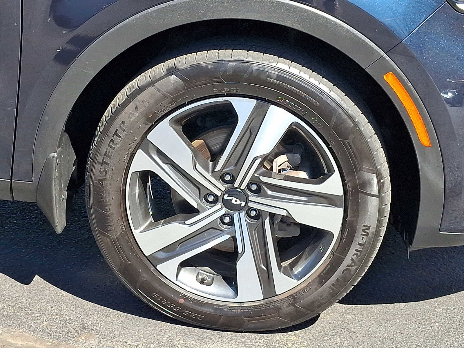 Used 2023 Kia Sorento EX image 8