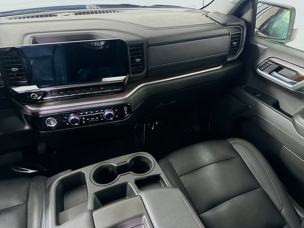 Used 2024 GMC Sierra 1500 SLT AWD/4WD image 19