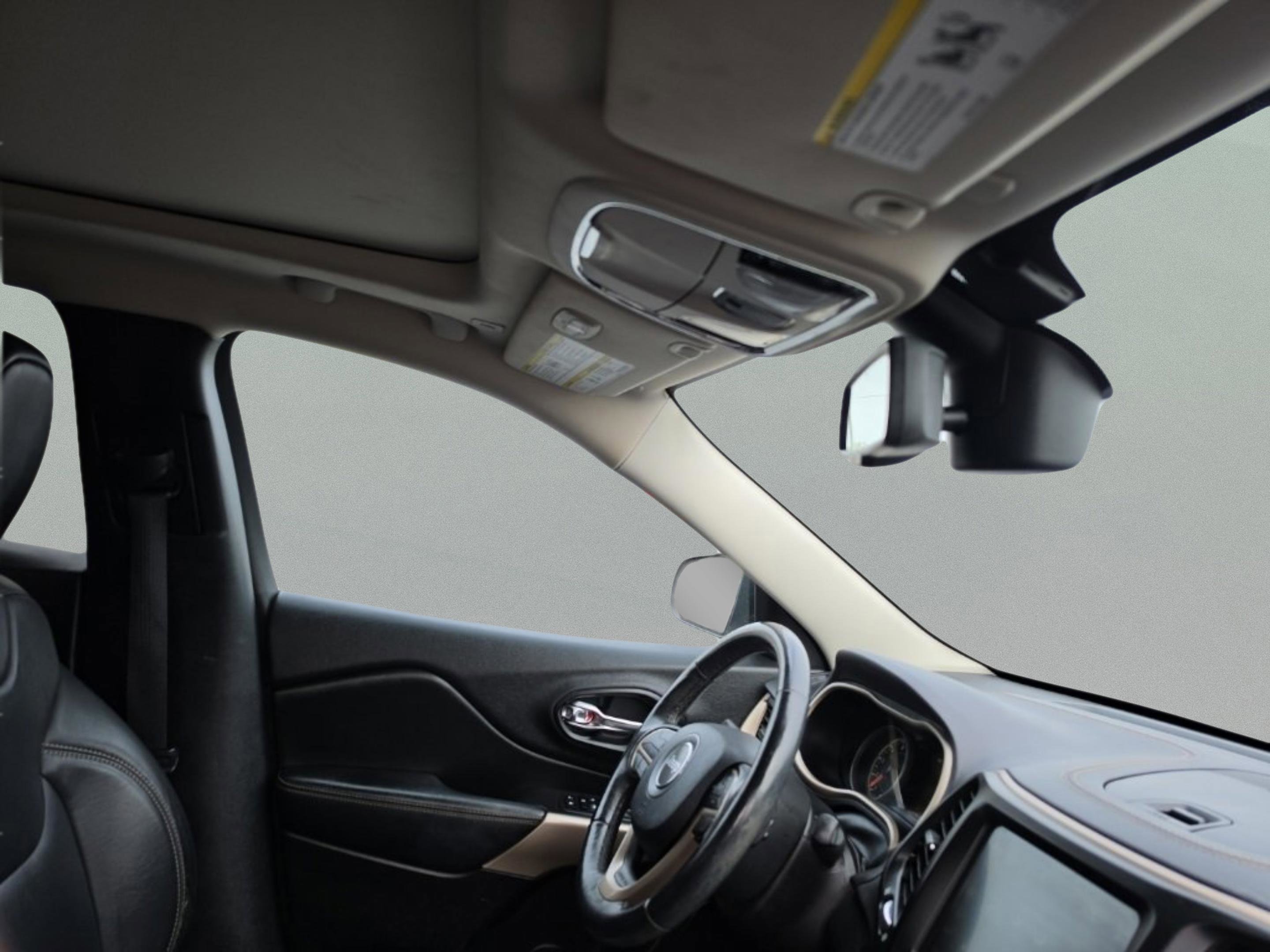 Used 2018 Jeep Cherokee Limited image 25