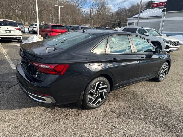 Certified 2024 Volkswagen Jetta SEL image 8