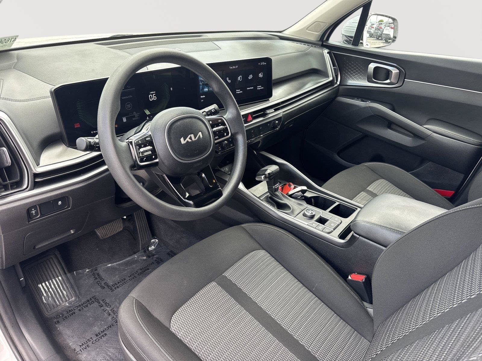 Used 2024 Kia Sorento LX FWD image 10