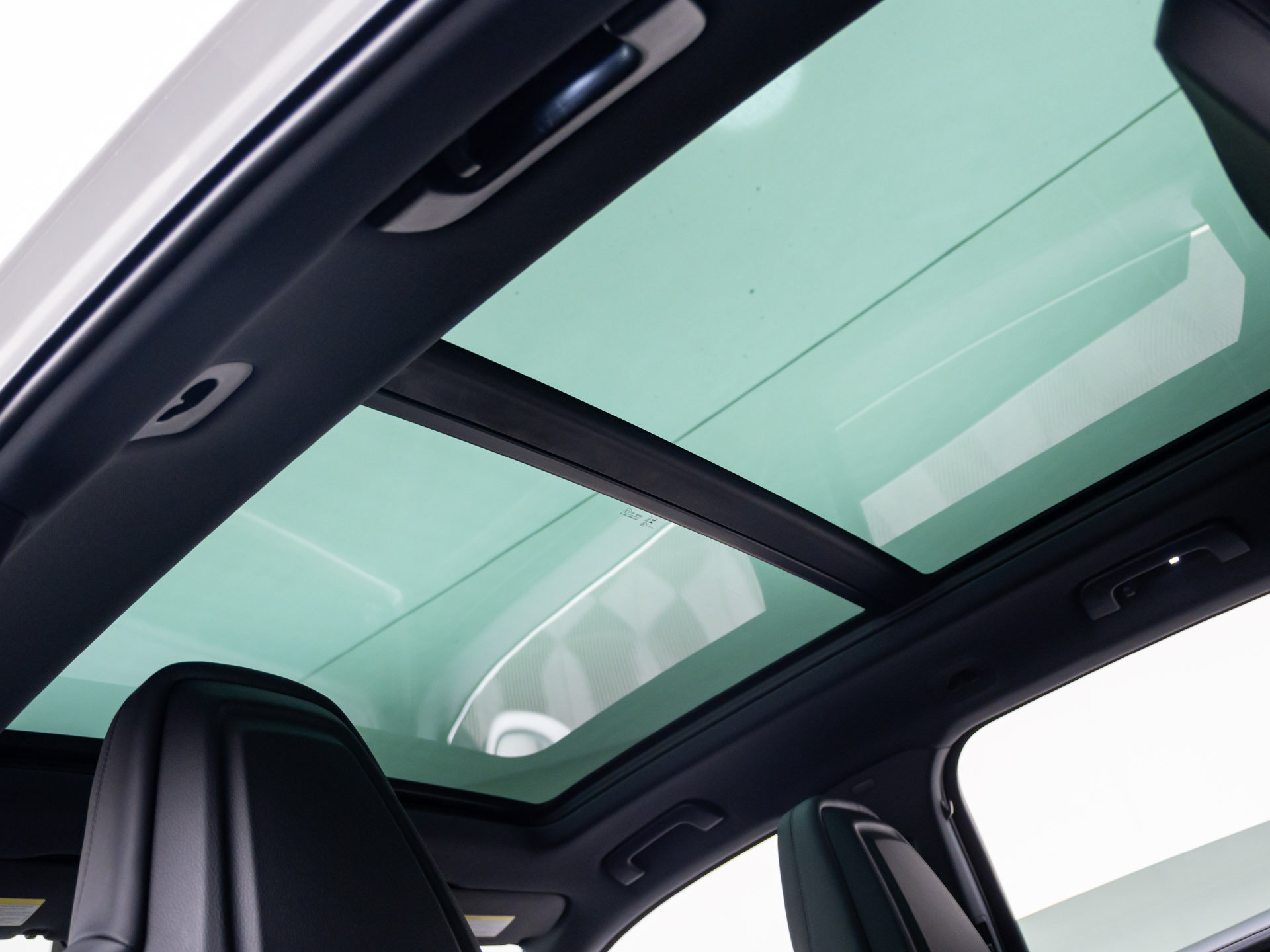 Certified 2025 Porsche Cayenne S AWD/4WD image 18
