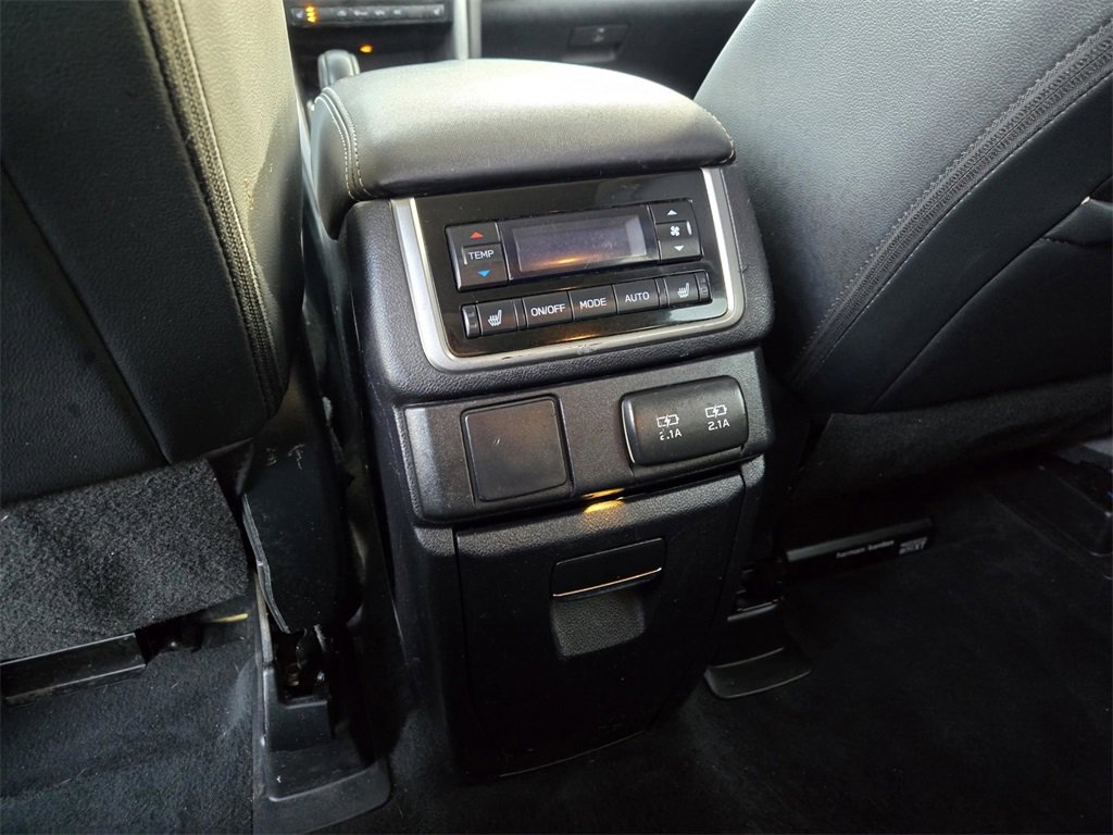 Used 2022 Subaru Ascent Limited w/ Technology Package image 11
