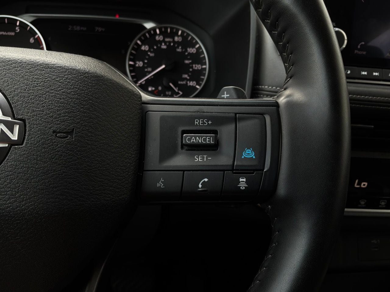 Used 2025 Nissan Rogue SV AWD/4WD image 34
