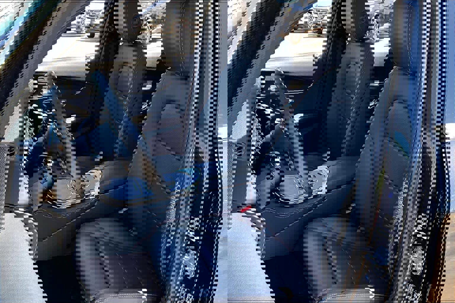 Used 2021 Mercedes-Benz GLC 300 4MATIC image 8