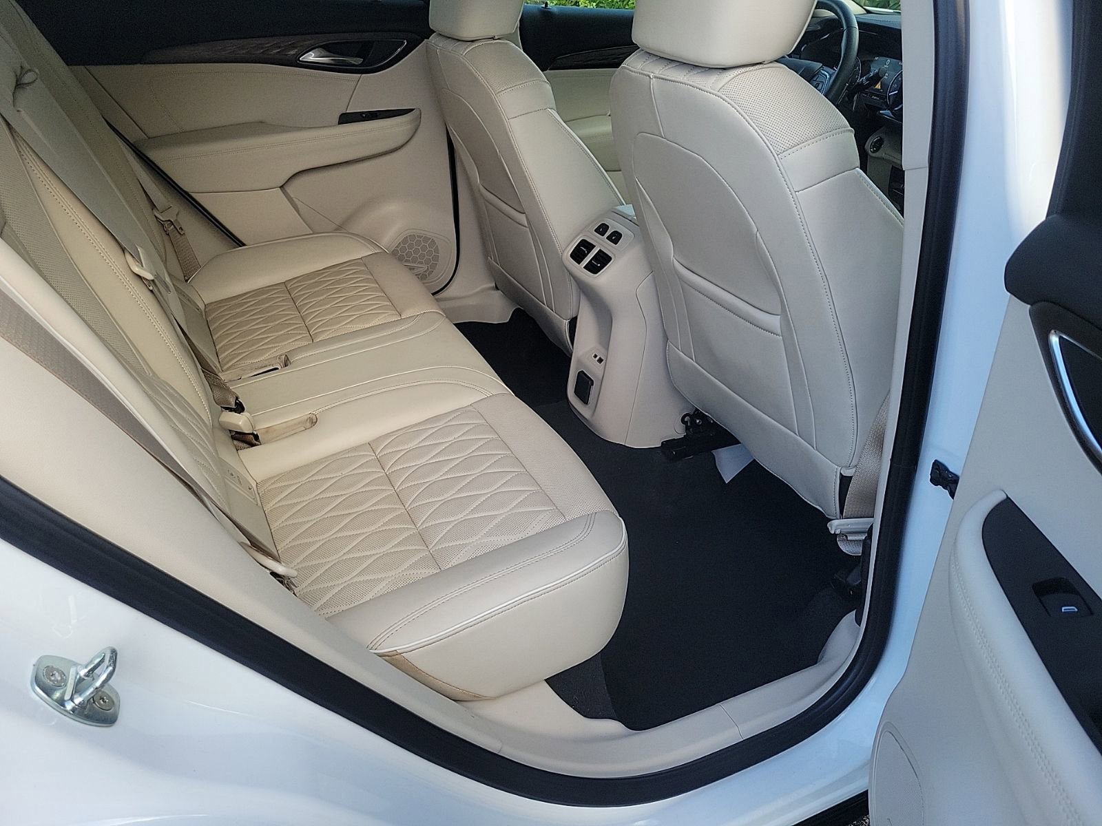 Certified 2023 Buick Envision Avenir image 13