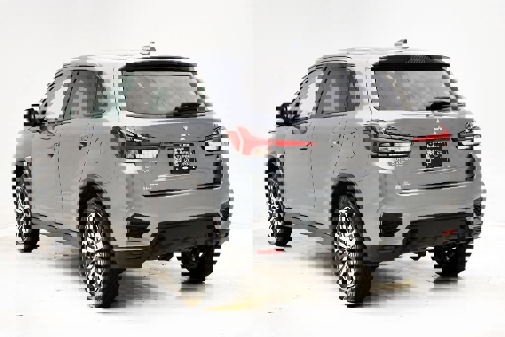 Used 2025 Mitsubishi Outlander Sport AWD image 7