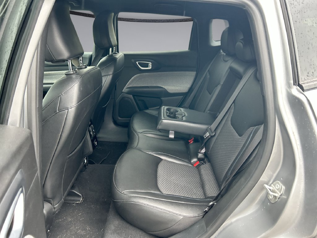 Used 2024 Jeep Compass Latitude AWD/4WD image 26