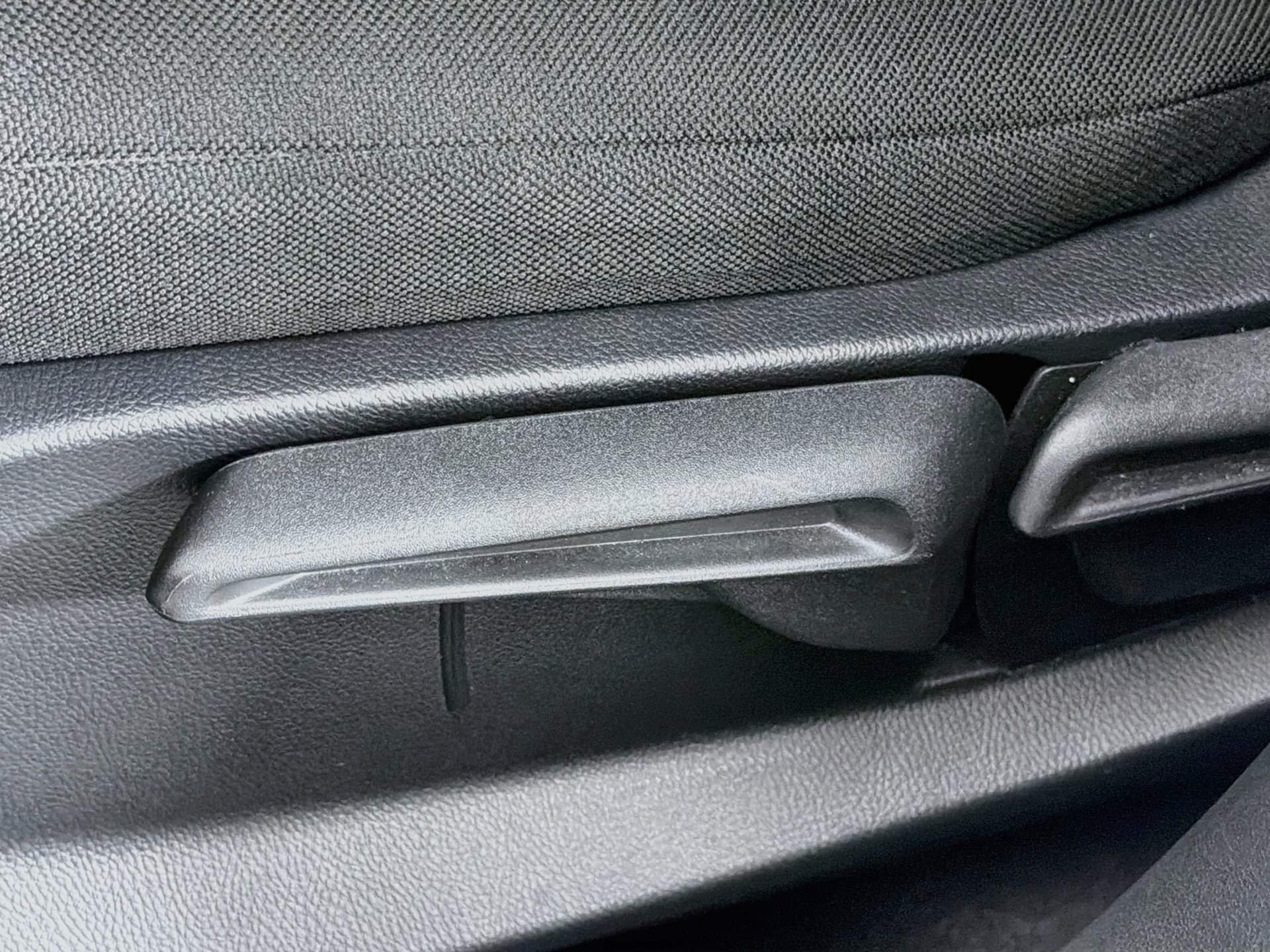 Used 2025 Honda HR-V Sport image 23
