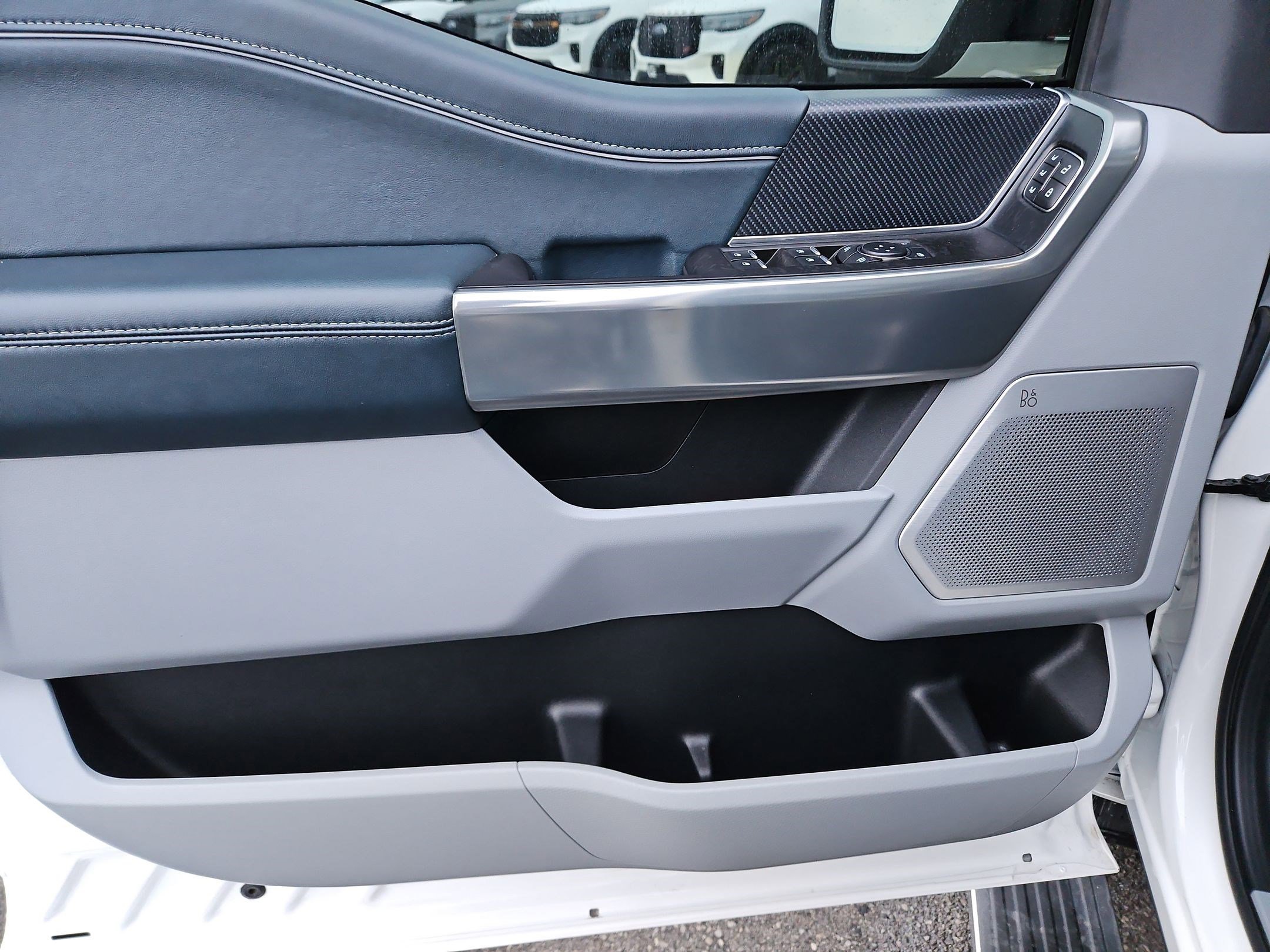 Used 2023 Ford F150 Limited image 16