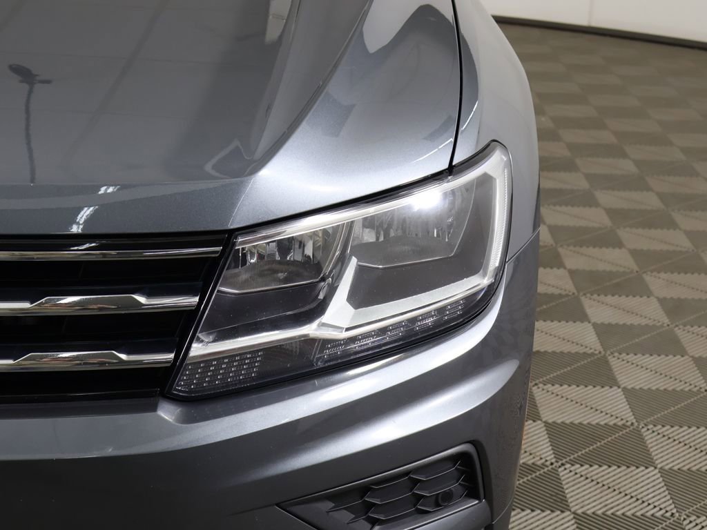 Used 2020 Volkswagen Tiguan SEL AWD/4WD image 16