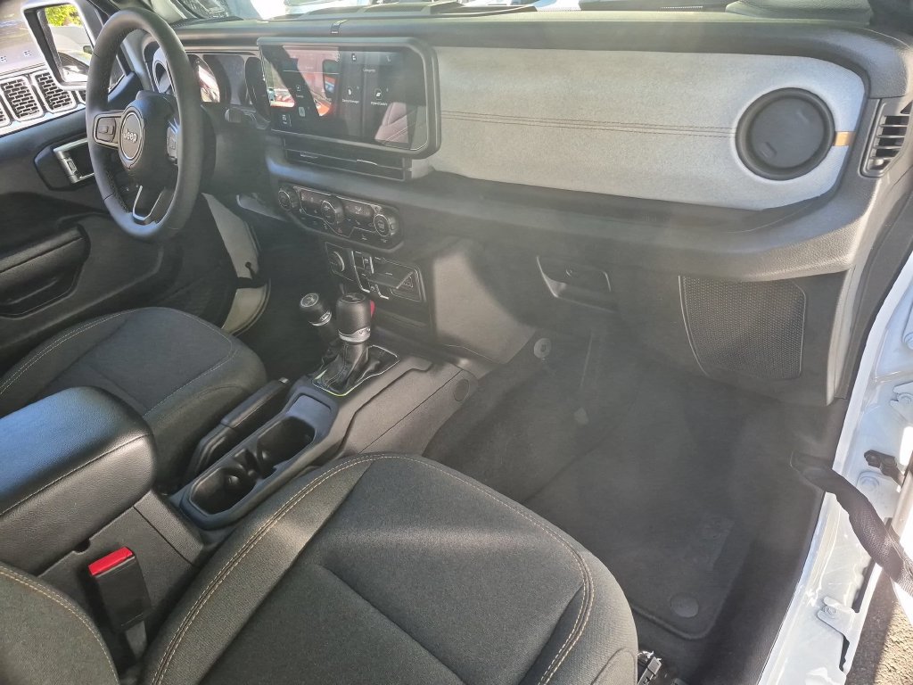Used 2024 Jeep Wrangler Unlimited w/ Convenience Group AWD/4WD image 23