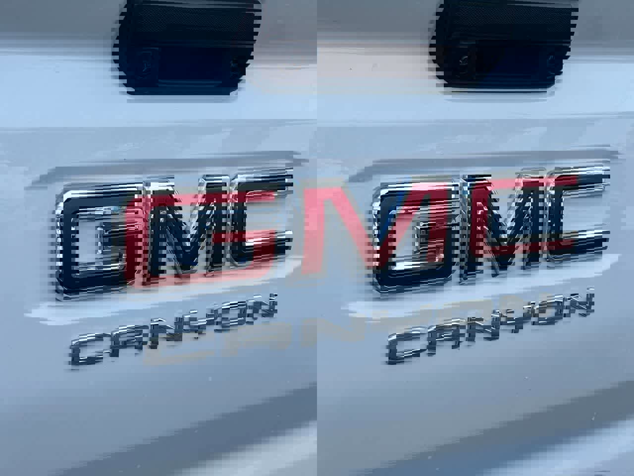 Used 2024 GMC Canyon Elevation w/ Convenience Package image 17