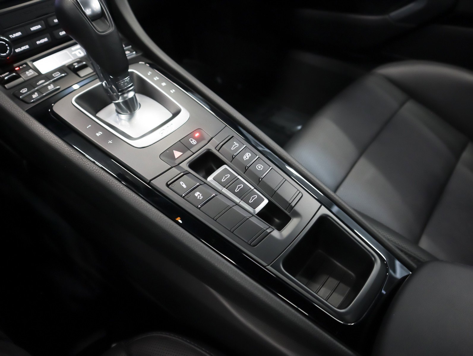 Certified 2018 Porsche 911 Carrera T RWD image 17