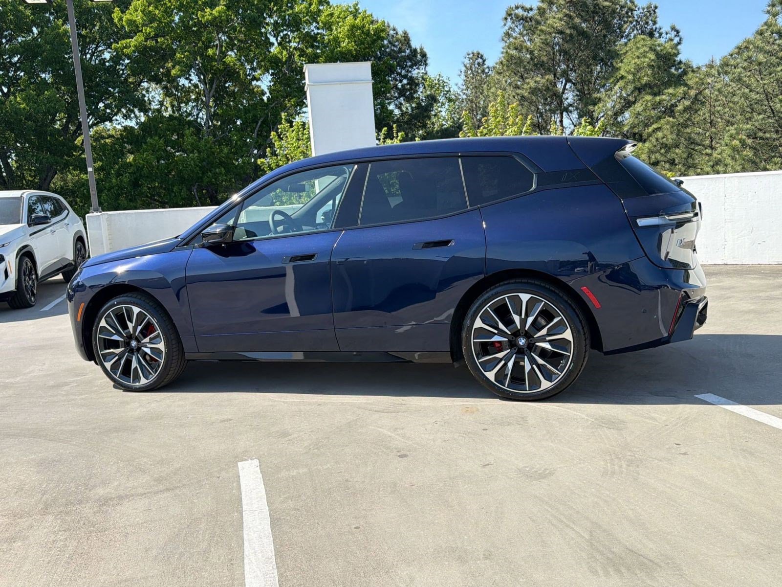 New 2026 BMW iX M70 image 2