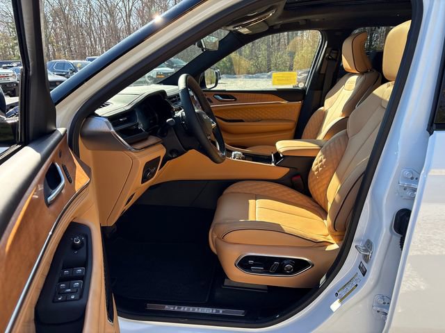 Certified 2025 Jeep Grand Cherokee L Summit AWD/4WD image 32