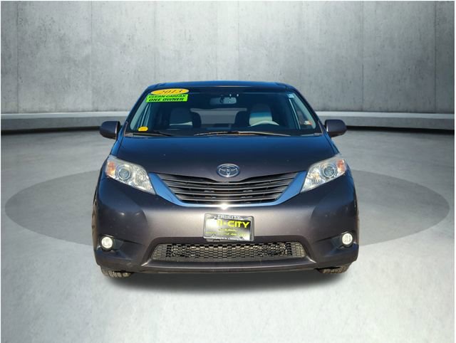 Used 2013 Toyota Sienna XLE w/ Entertainment Pkg image 9
