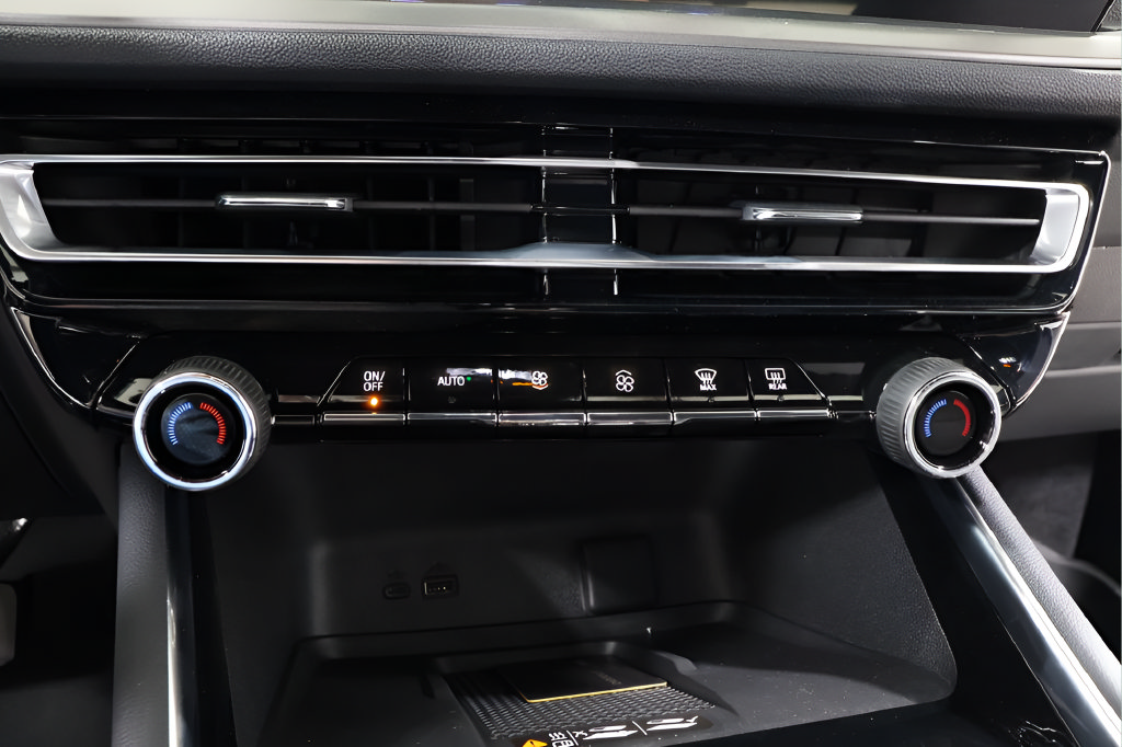 New 2027 Chevrolet Traverse LT w/ Midnight/Sport Edition FWD image 9
