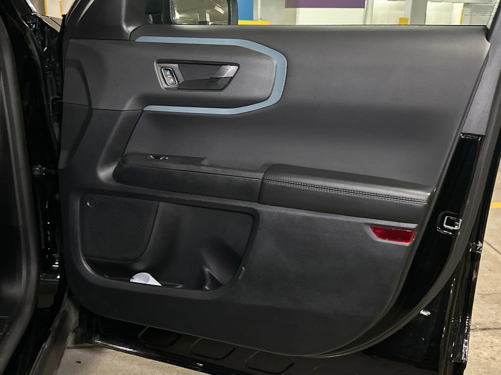 Used 2023 Ford Bronco Sport Badlands image 9