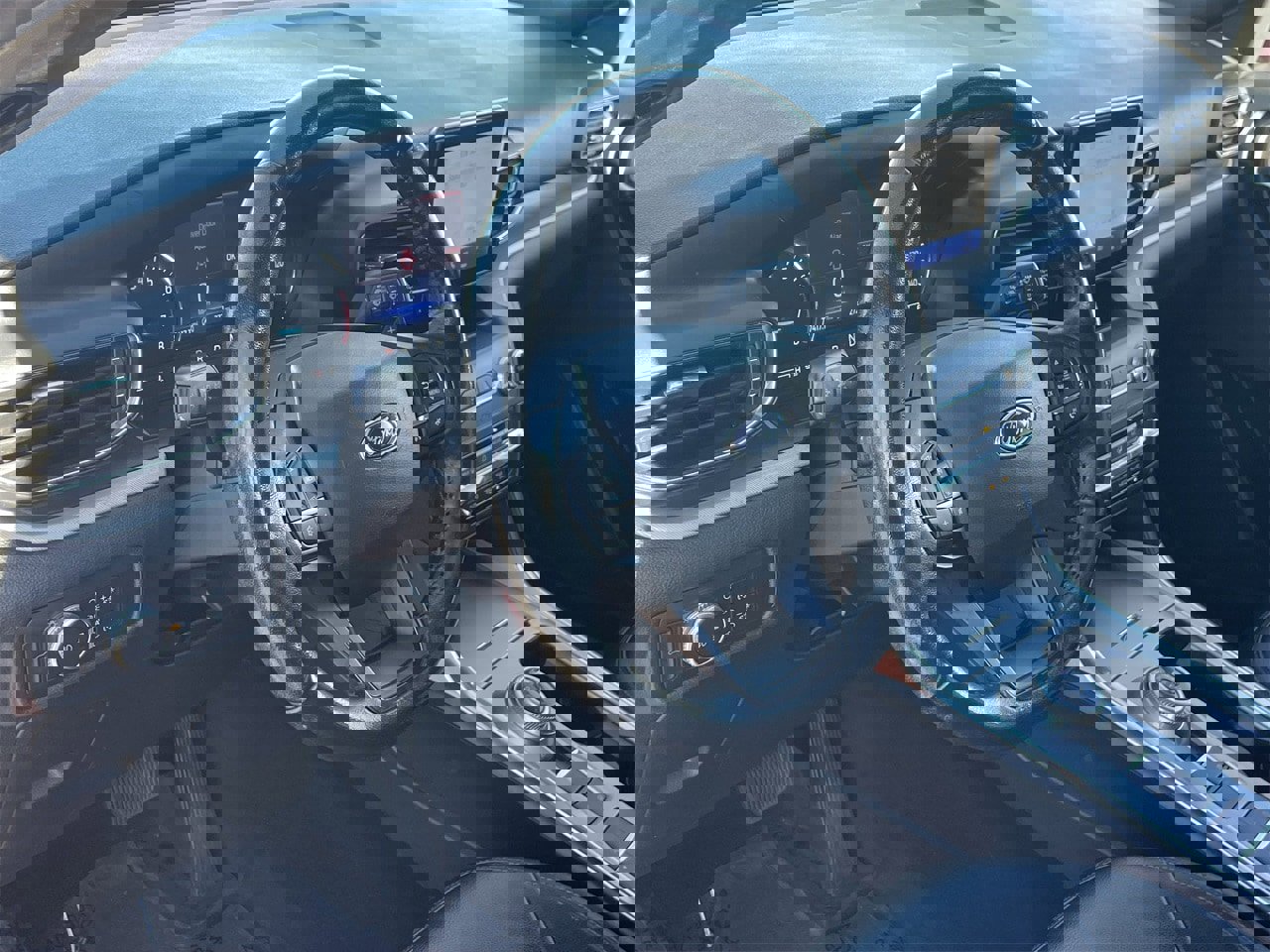 Used 2020 Ford Explorer XLT w/ Equipment Group 202A image 22