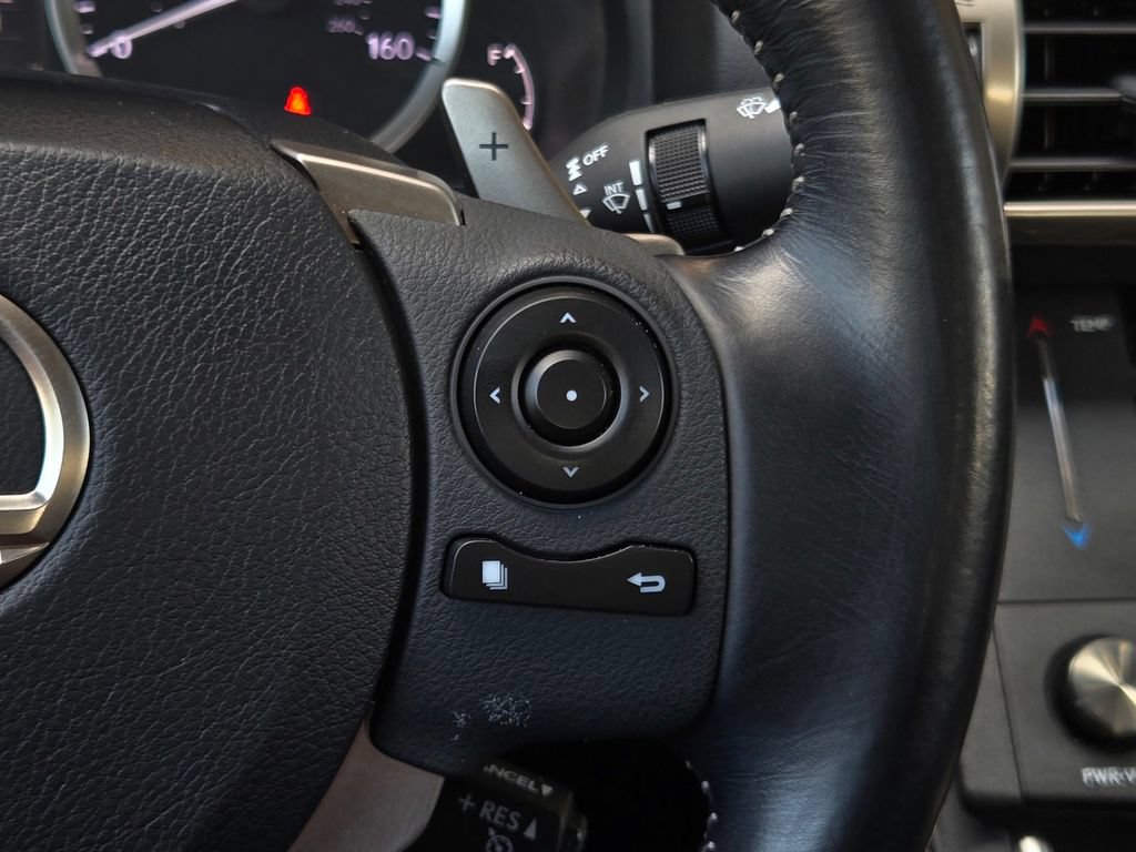 Used 2016 Lexus IS 200t RWD image 23