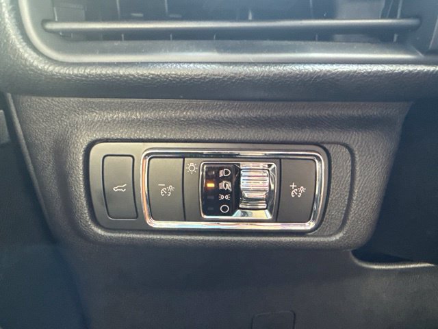 Used 2025 Lincoln Corsair Reserve FWD image 14