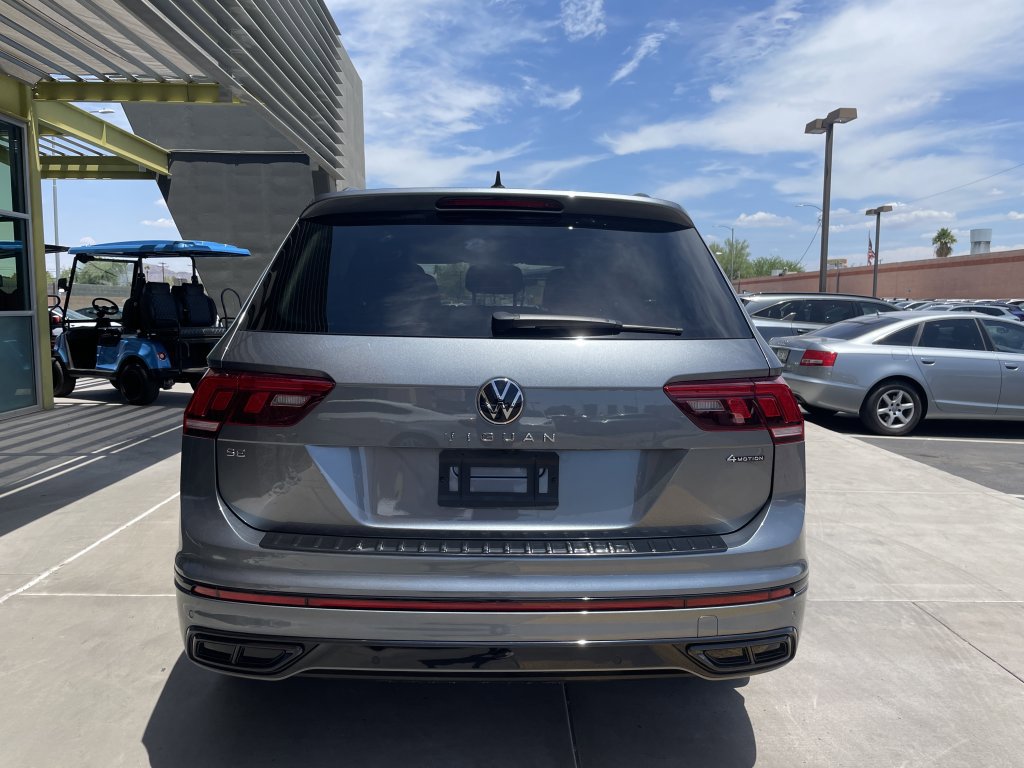 Used 2023 Volkswagen Tiguan SE R-Line image 10
