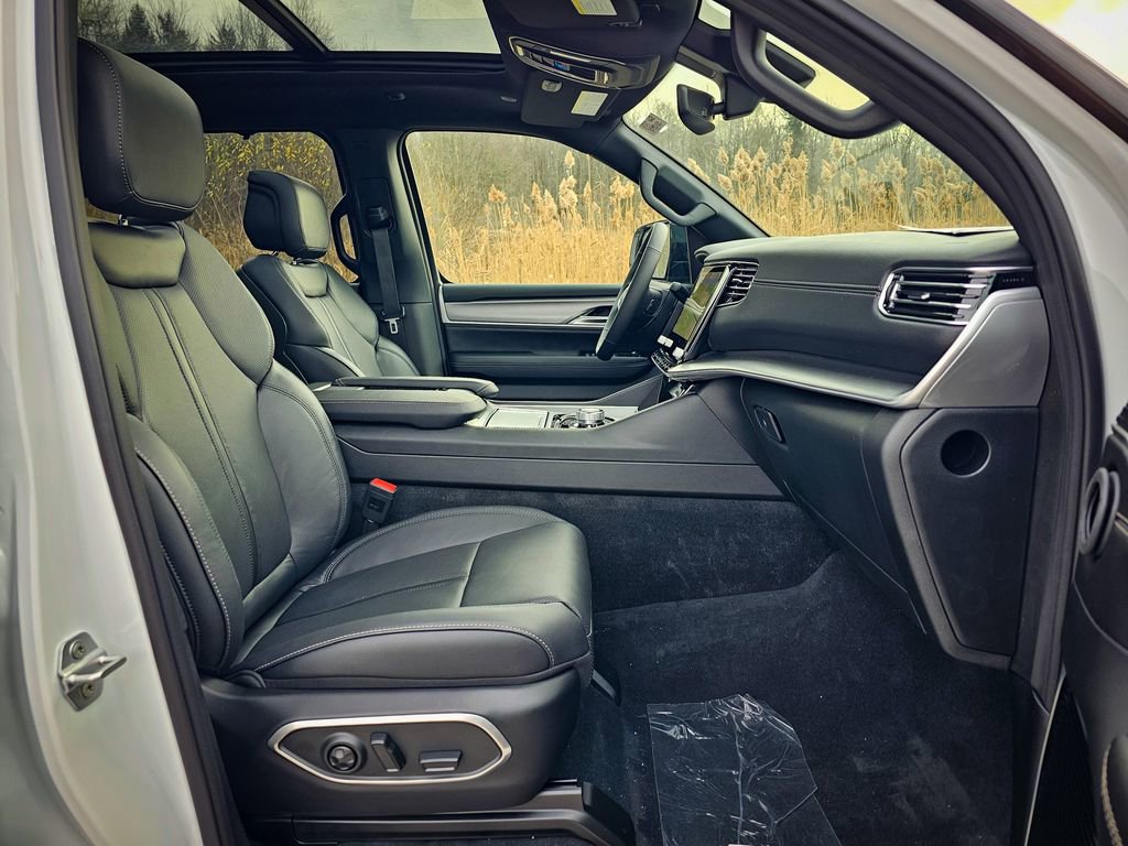 New 2025 Jeep Wagoneer Series III image 56