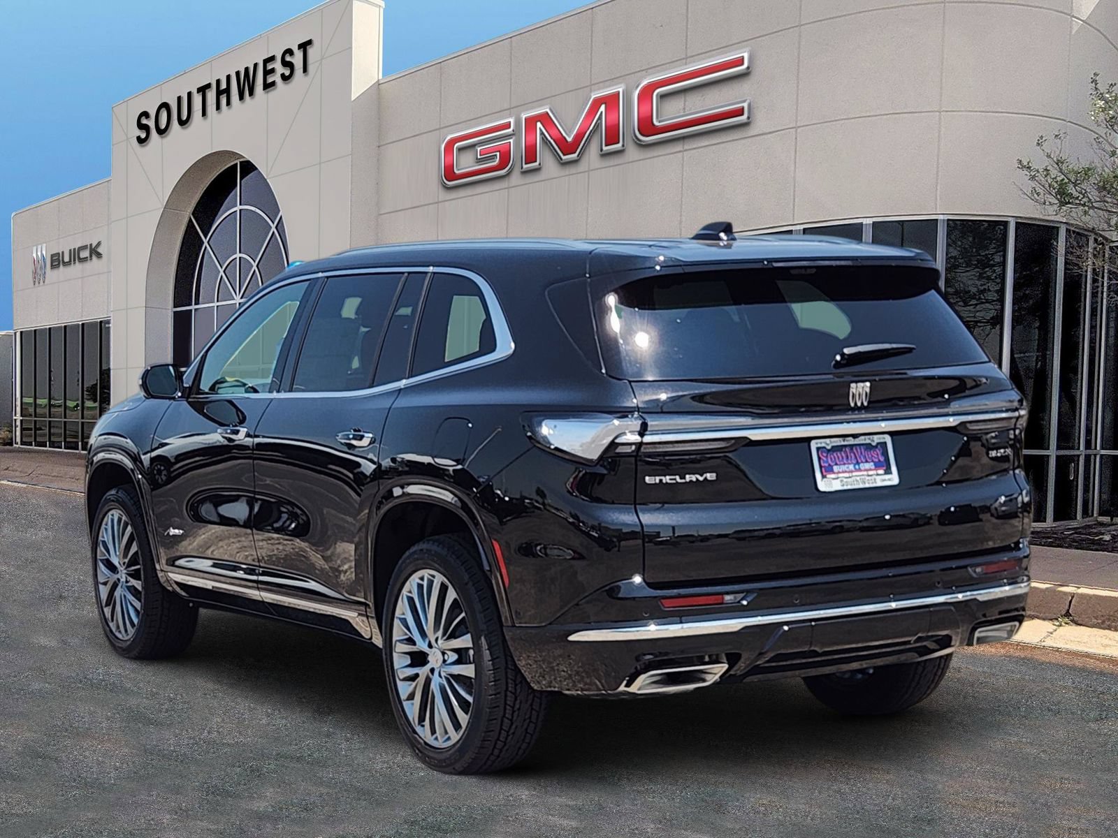 New 2026 Buick Enclave Avenir w/ Super Cruise Package FWD image 4