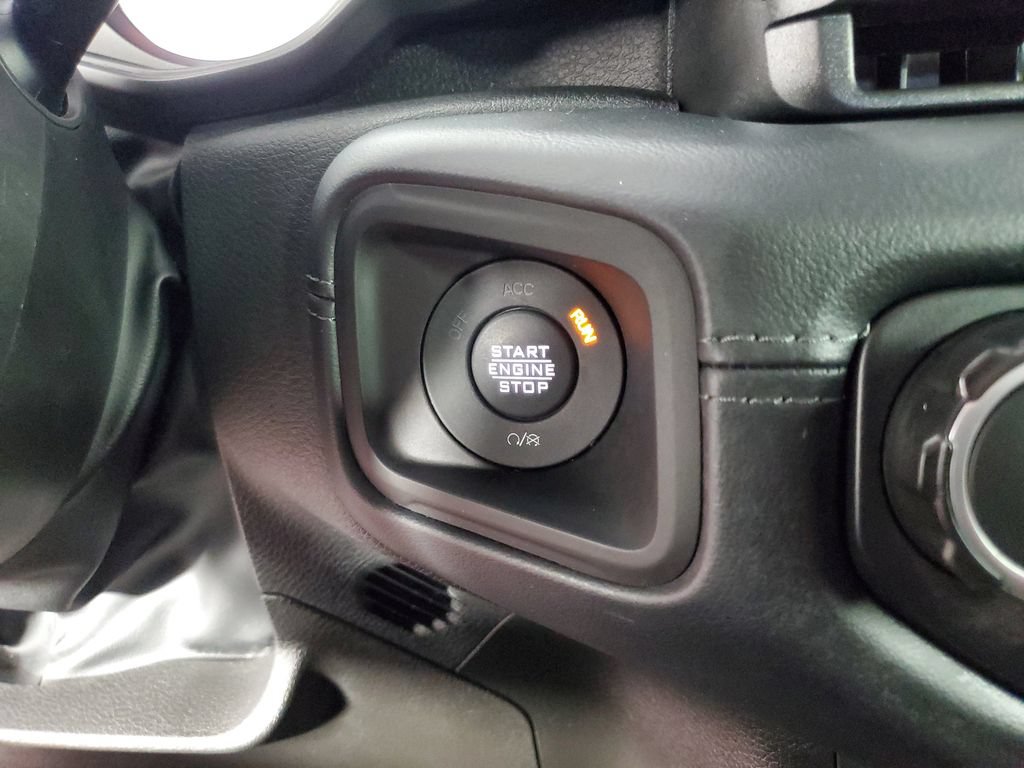 Used 2025 Jeep Wrangler Unlimited Rubicon w/ Convenience Group AWD/4WD image 21