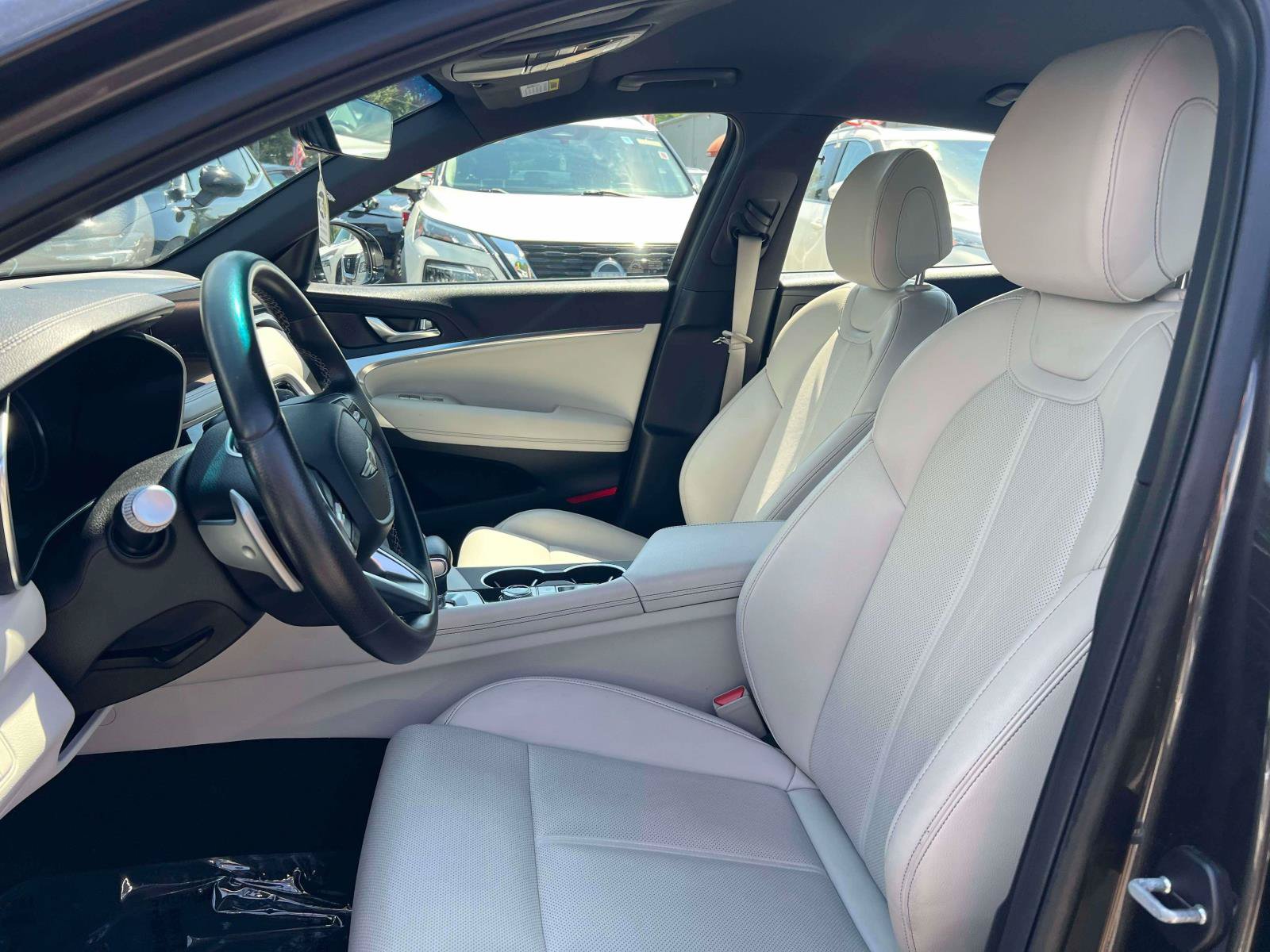 Used 2025 Genesis G70 2.5T RWD image 25