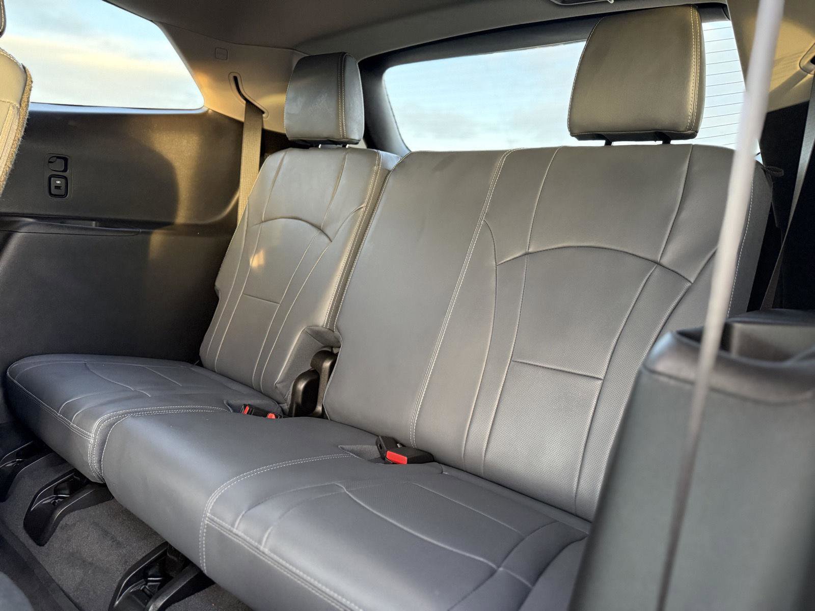 Used 2021 Buick Enclave Premium w/ Sun and Sites Package image 14