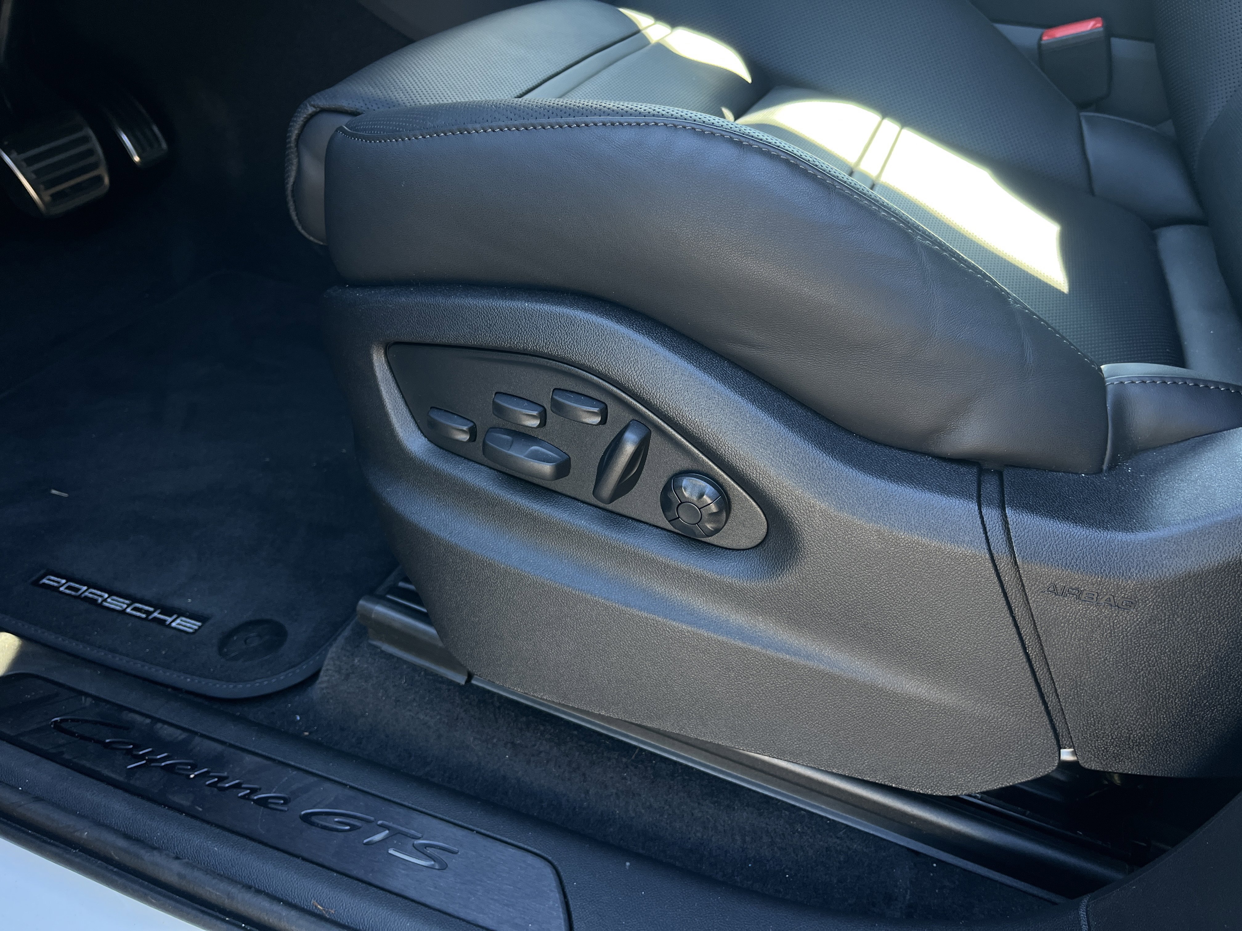 Certified 2026 Porsche Cayenne GTS image 19