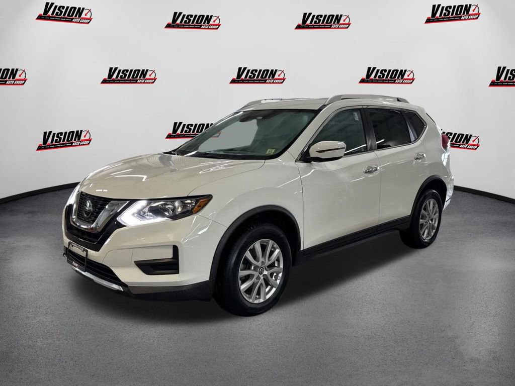 Used 2019 Nissan Rogue SV image 1