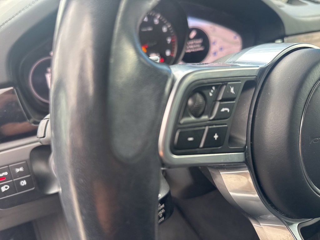 Used 2023 Porsche Cayenne S Platinum image 18