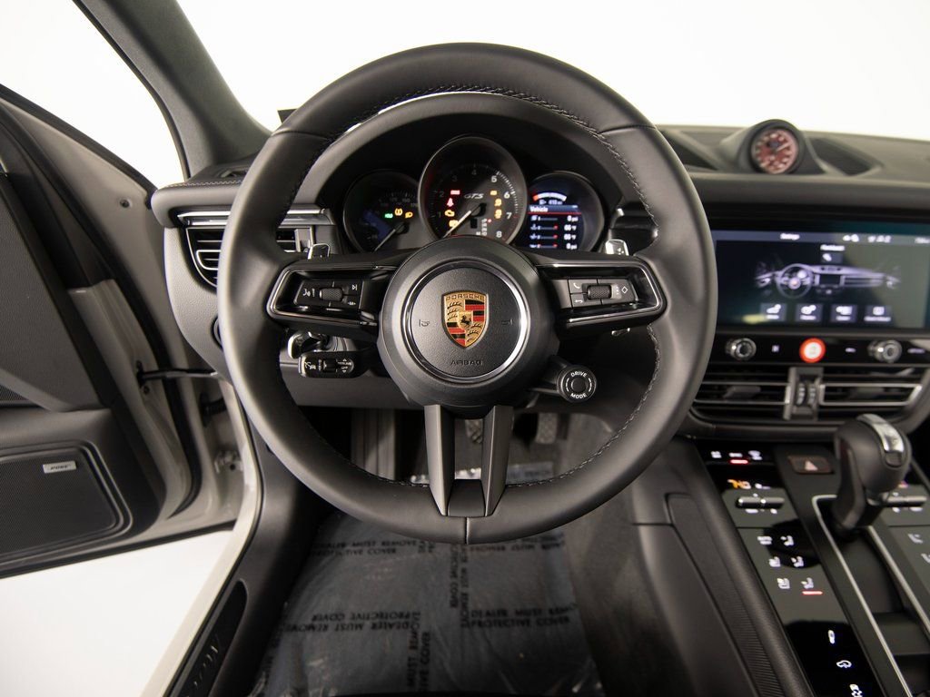 New 2026 Porsche Macan GTS image 17