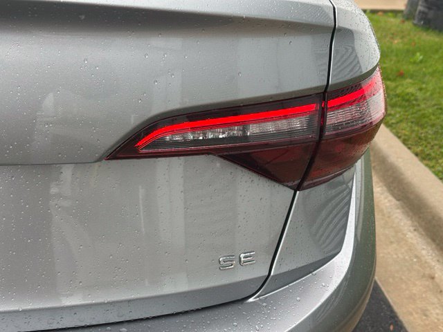 Used 2023 Volkswagen Jetta SE FWD image 14