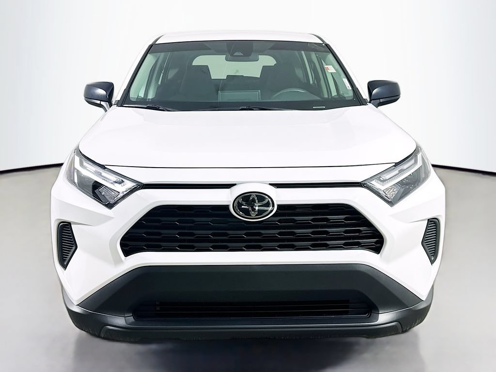 Used 2025 Toyota RAV4 LE AWD/4WD image 2