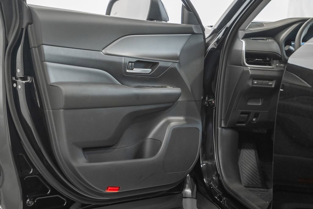 Used 2026 Toyota Grand Highlander XLE image 40