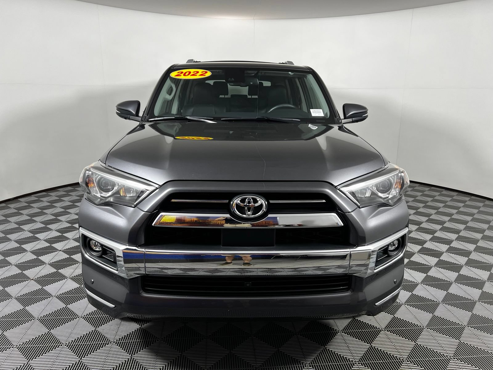 Used 2022 Toyota 4Runner Limited AWD/4WD image 2