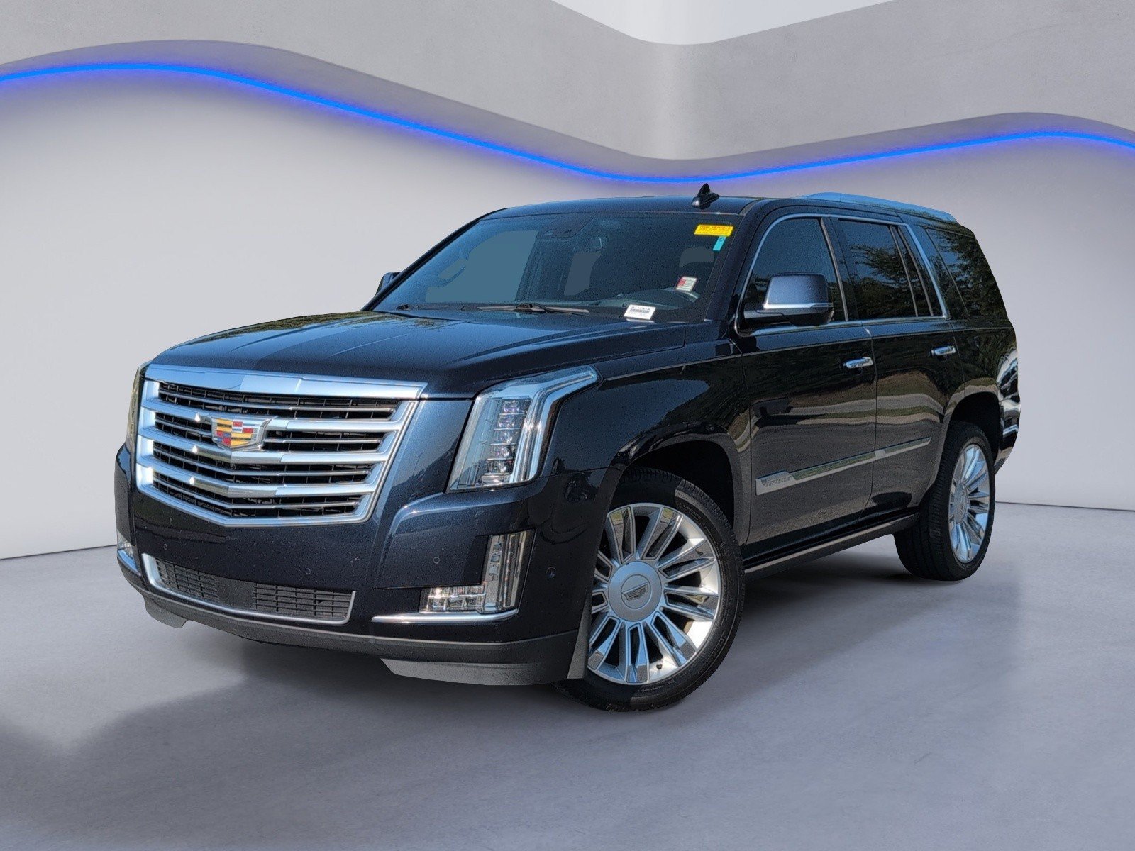 Used 2020 Cadillac Escalade Platinum AWD/4WD image 2
