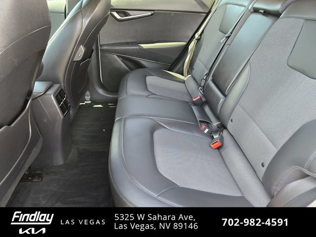 Certified 2025 Kia Niro Wind FWD image 14