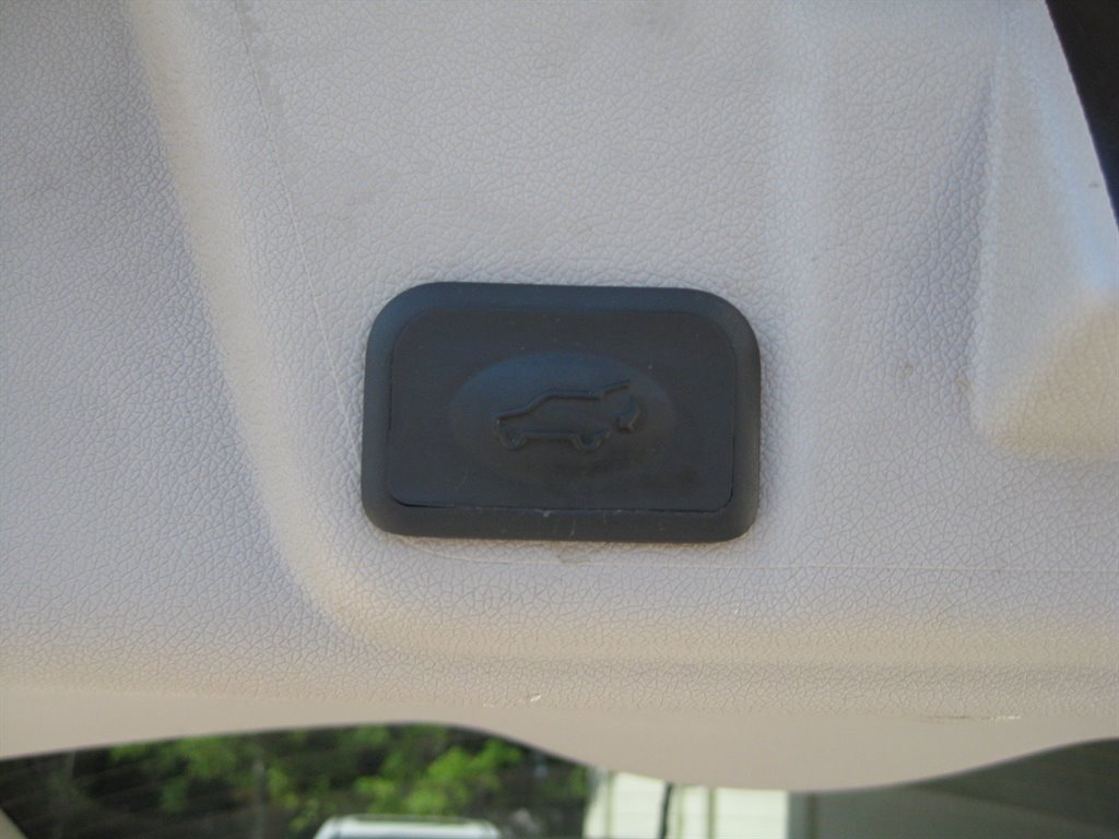 Used 2012 Buick Enclave Premium w/ Trailering Provision Package FWD image 29