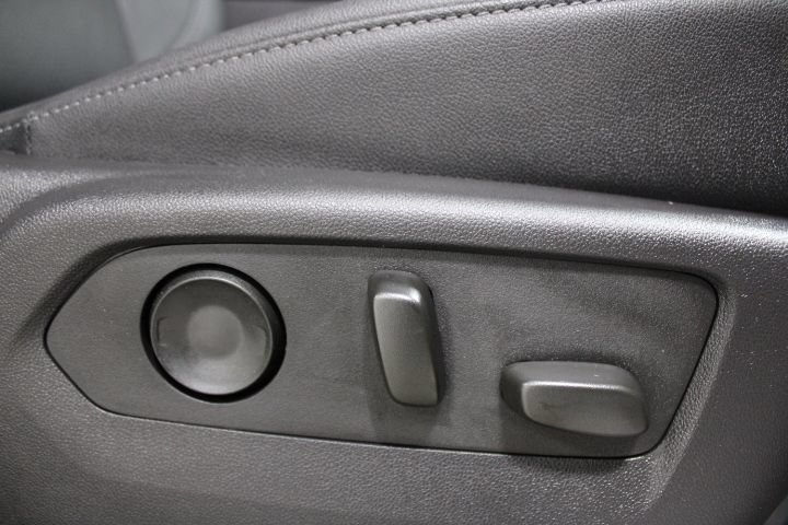 Used 2025 Chevrolet Silverado 1500 LTZ AWD/4WD image 28