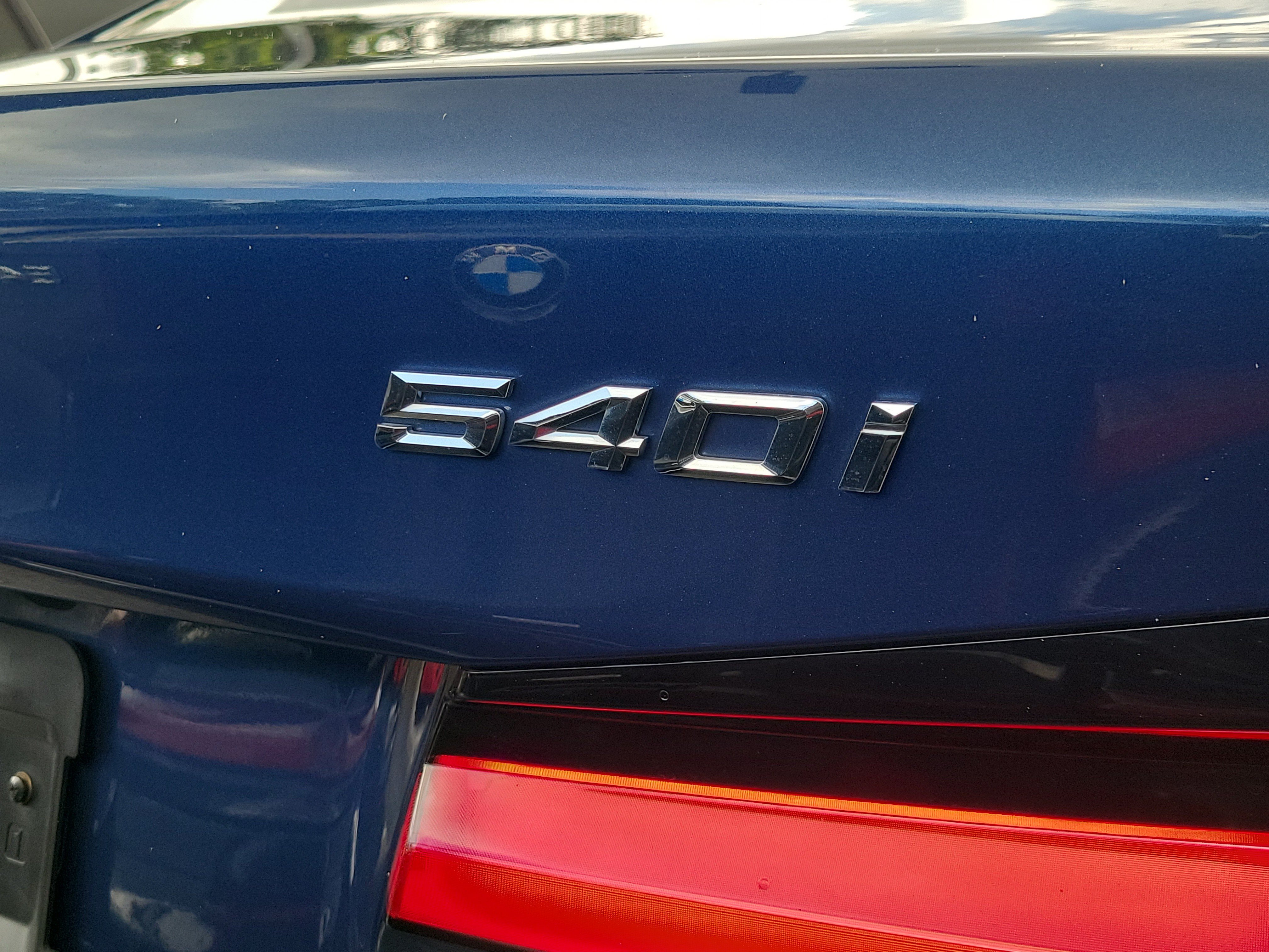 Used 2023 BMW 540i w/ Premium Package RWD image 4