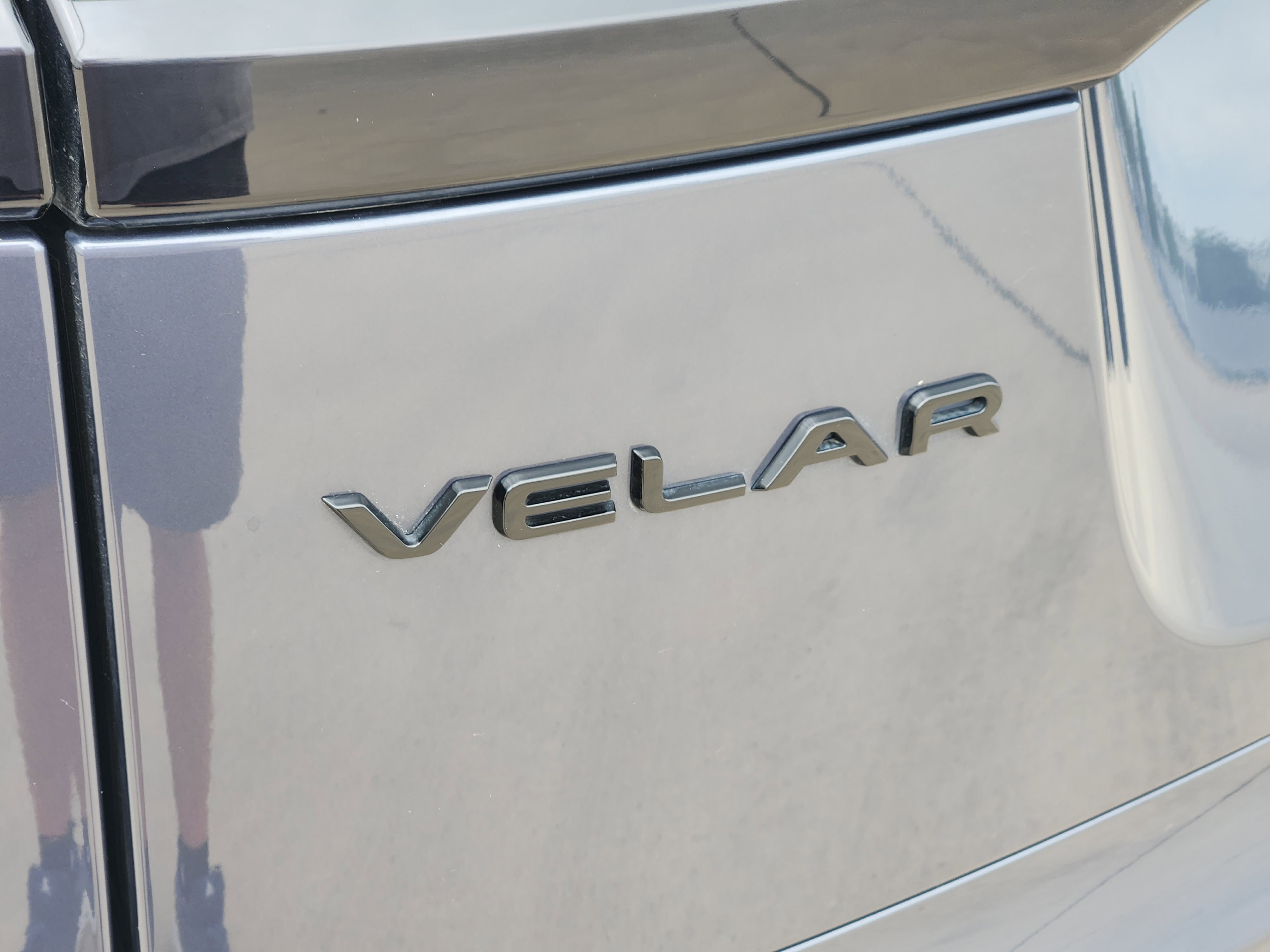 Certified 2026 Land Rover Range Rover Velar Dynamic SE AWD/4WD image 13