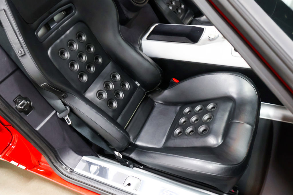 Used 2005 Ford GT RWD image 40